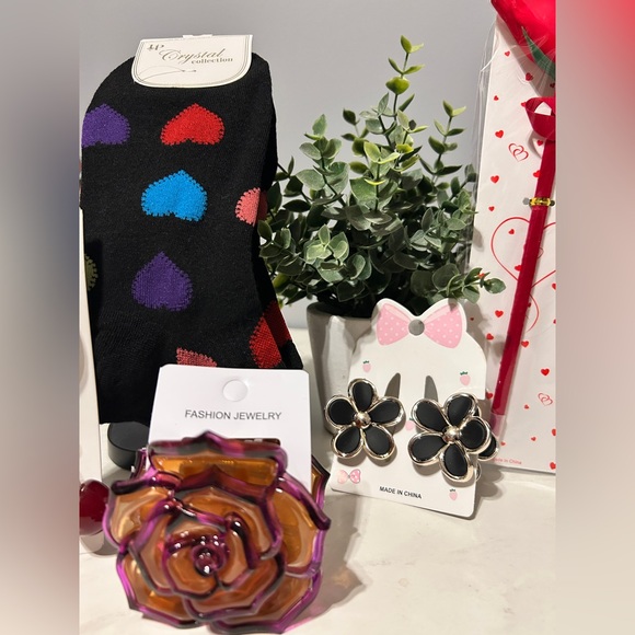 NEW 5 piece Galentines Day BUNDLE! - Picture 3 of 4